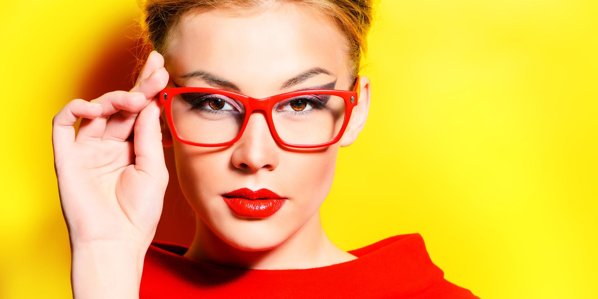 Kleine Schminkschule für Brillen- und Kontaktlinsenträgerinnen