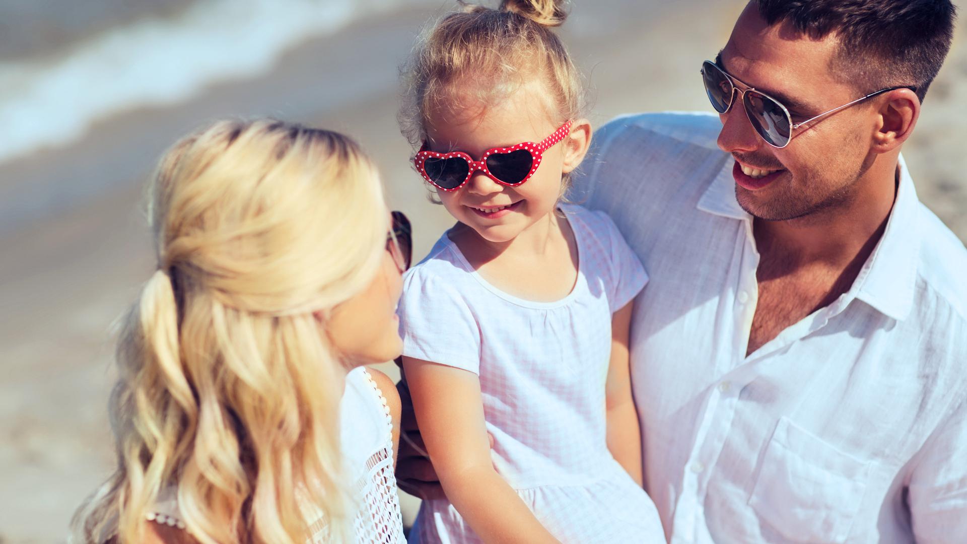 Plus qu’un accessoire de mode: la protection solaire pour les yeux d&apos;enfants 